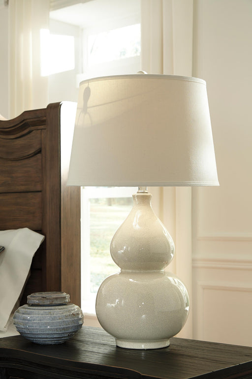 saffi-table-lamp-2