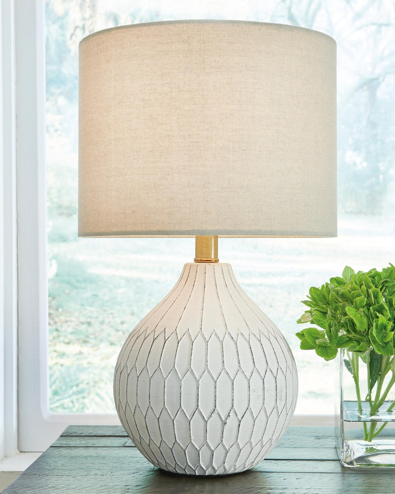 wardmont-table-lamp-2