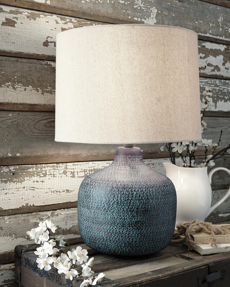 malthace-table-lamp-2