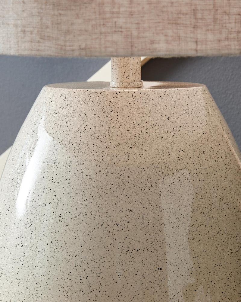 linas-table-lamp-3