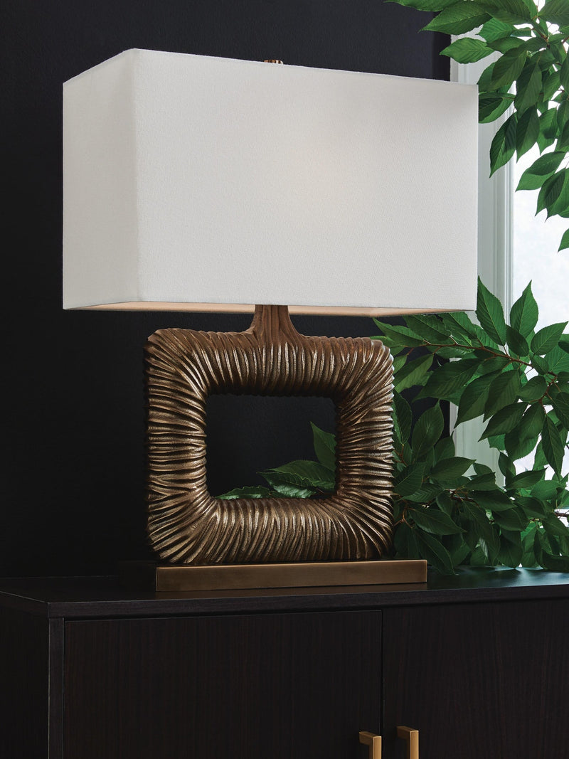 garronby-table-lamp-2