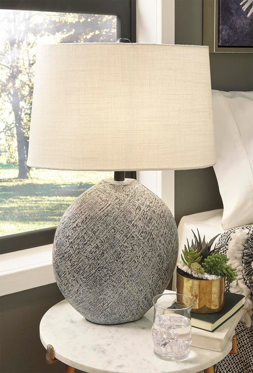 harif-table-lamp-set-of-2-1