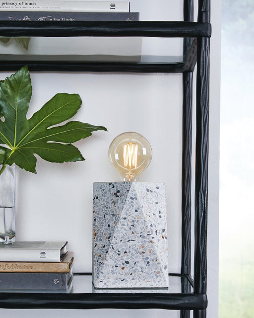 maywick-table-lamp-2
