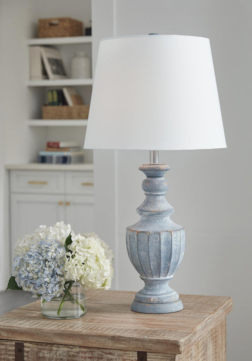 cylerick-table-lamp-2