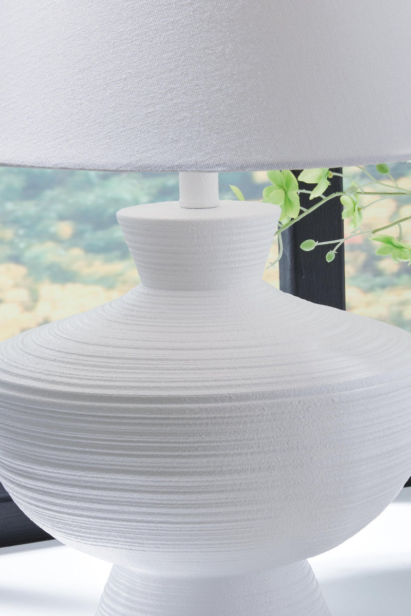 harelwood-table-lamp-3