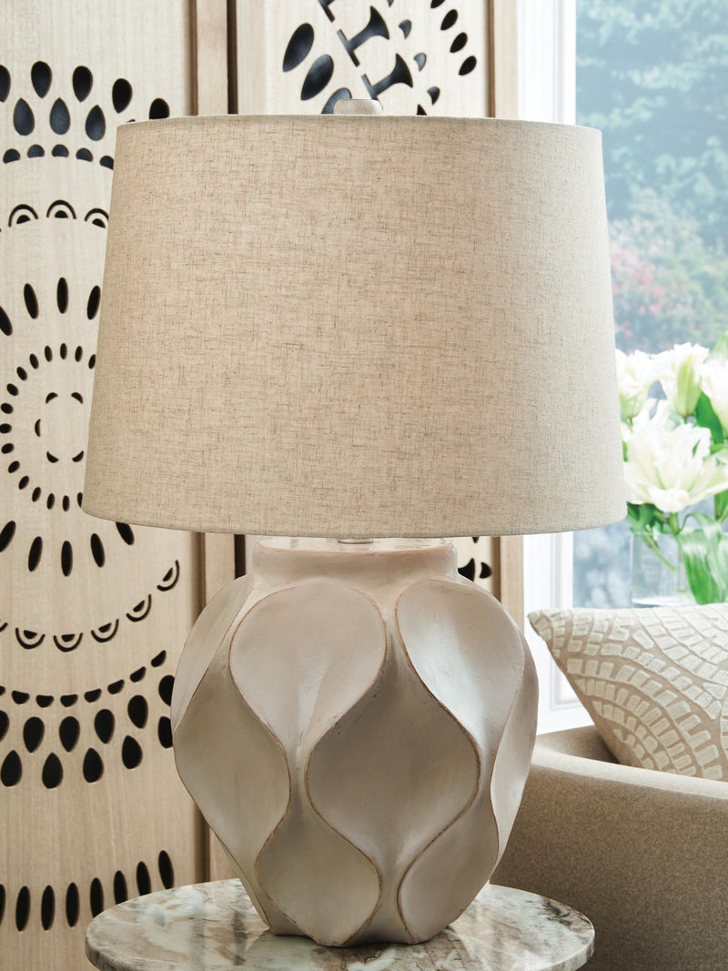 edselham-table-lamp-2