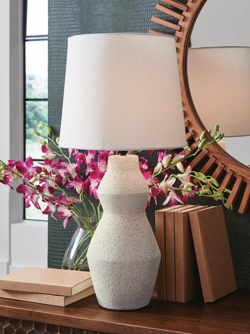 dawthorne-table-lamp-2