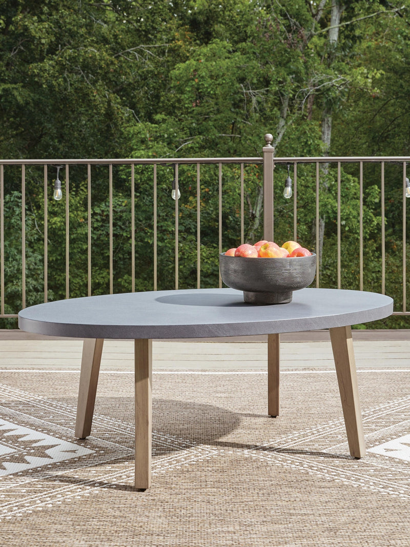 harmony-headlands-outdoor-coffee-table-2