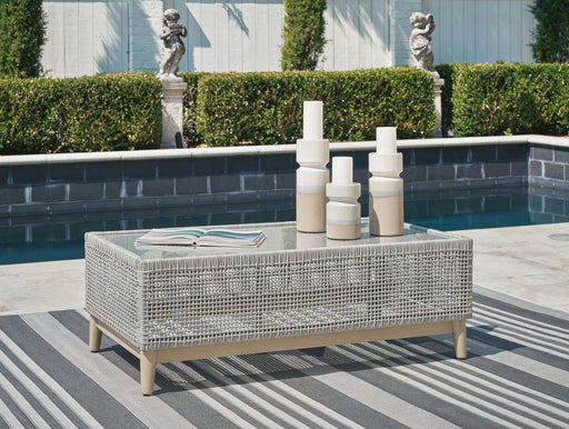 seton-creek-outdoor-coffee-table-2