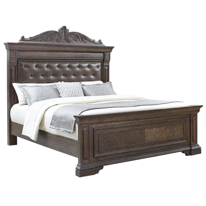 Pulaski Bedford Heights Queen Panel Bed in Estate Brown