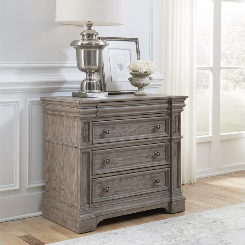 Pulaski Kingsbury Bachelor's Chest������in Gray - Furniture City (CA)l