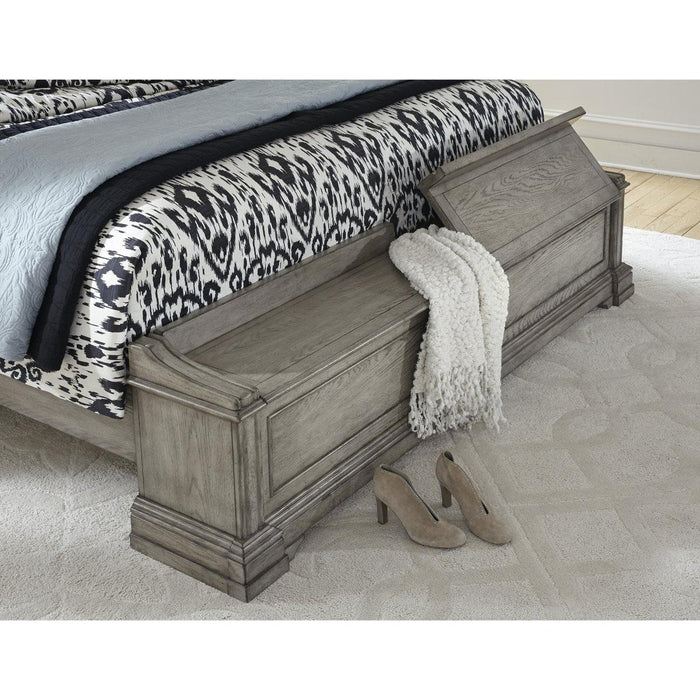 Pulaski Madison Ridge King Panel Bed with Blanket Chest Footboard in Heritage Taupe������P091-BR-K4