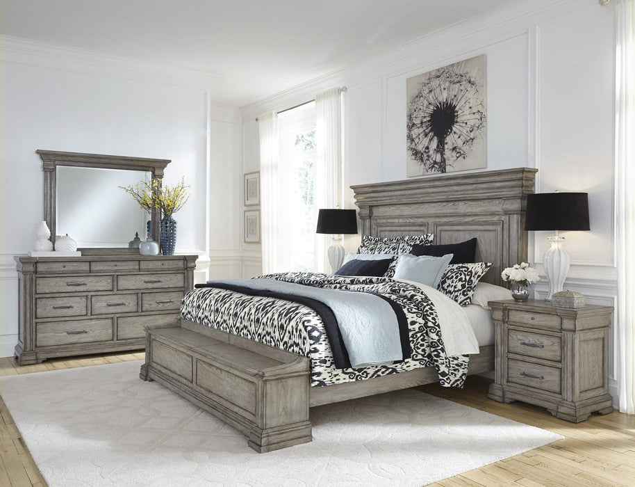 Pulaski Madison Ridge Queen Panel Bed with Blanket Chest Footboard in Heritage Taupe������P091-BR-K2