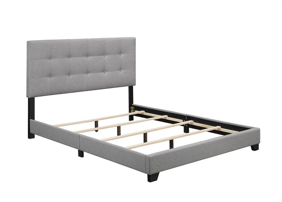 Pulaski Queen Upholstered Bed in Glacier