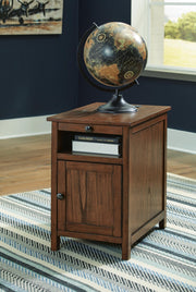 treytown-chairside-end-table-2