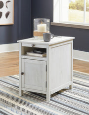 treytown-chairside-end-table-2