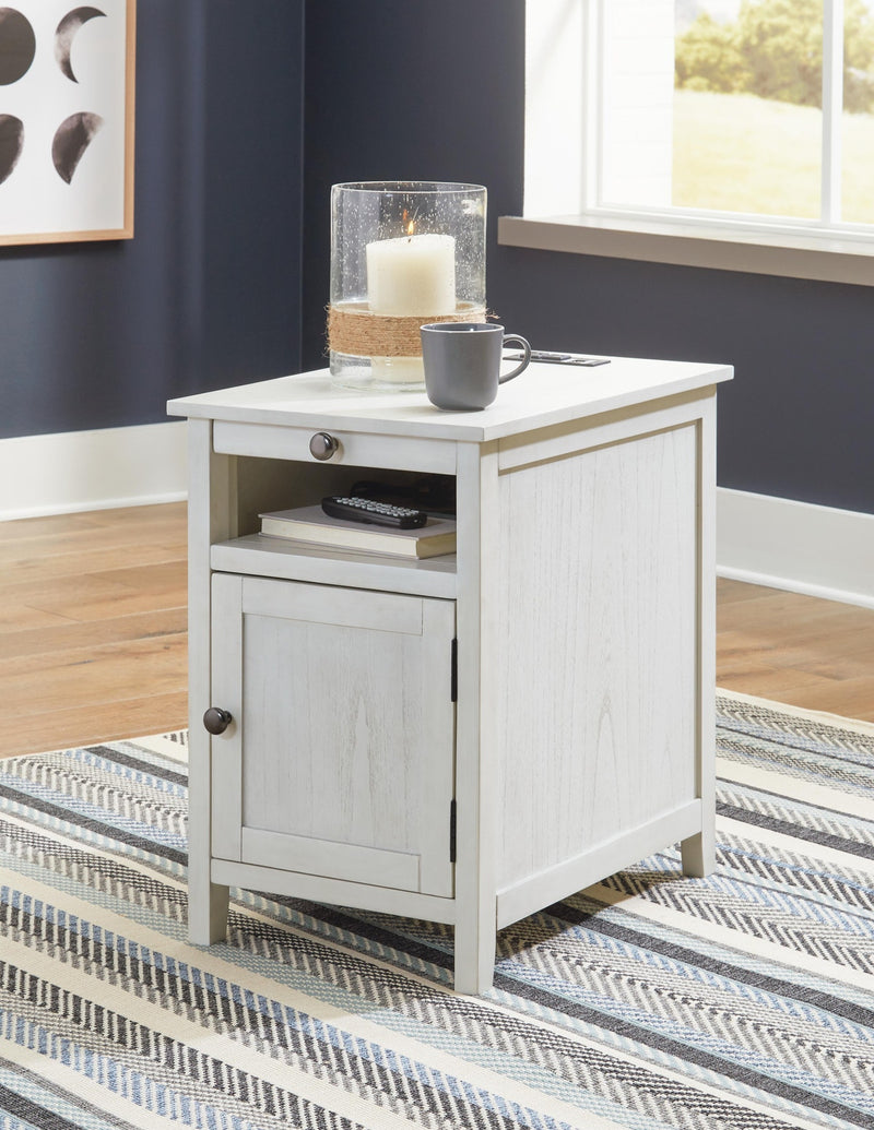 treytown-chairside-end-table-2
