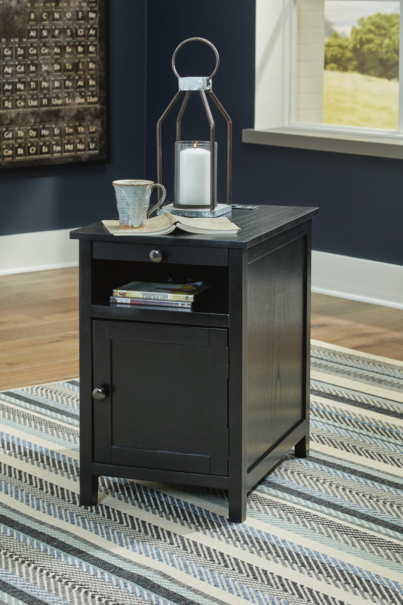 treytown-chairside-end-table-2