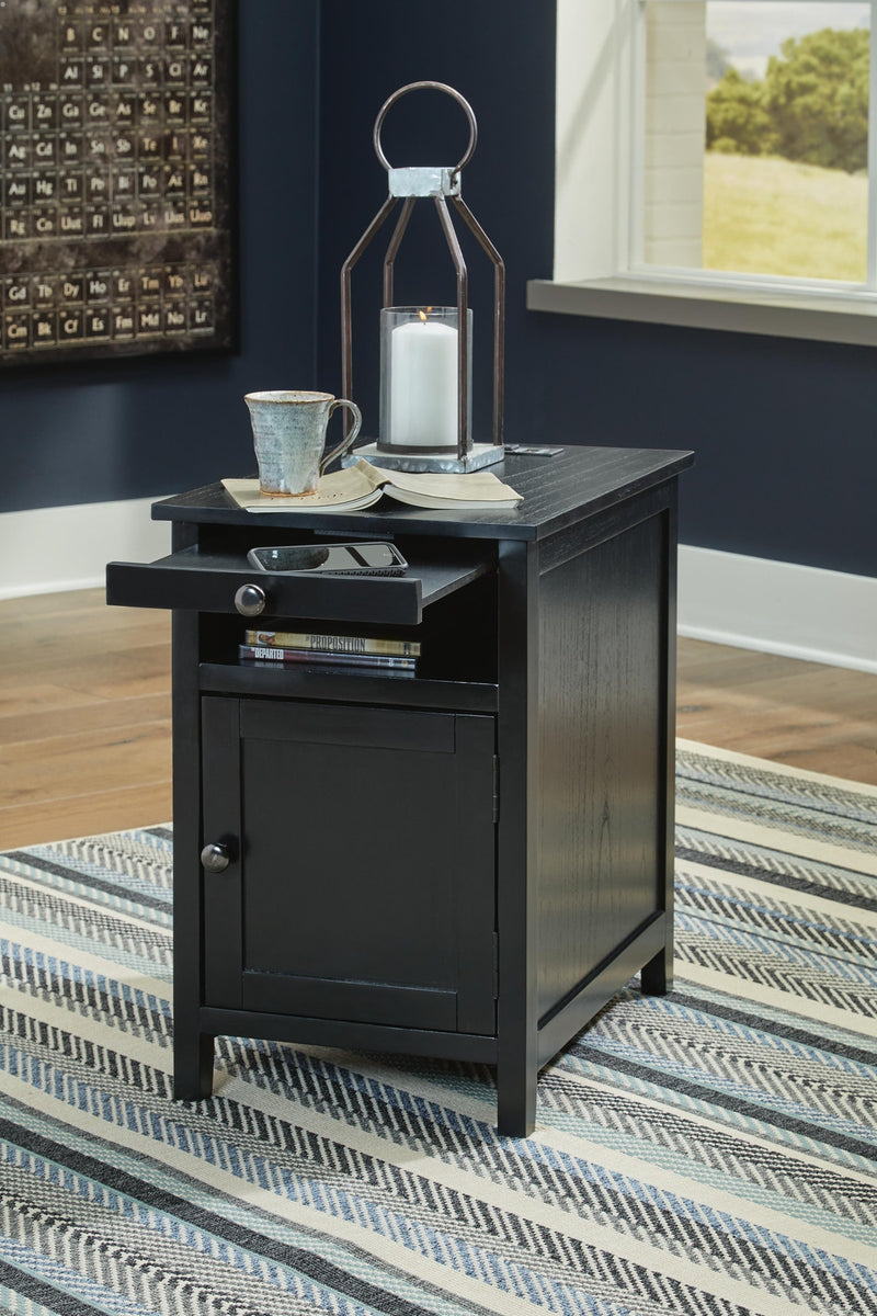 treytown-chairside-end-table-7
