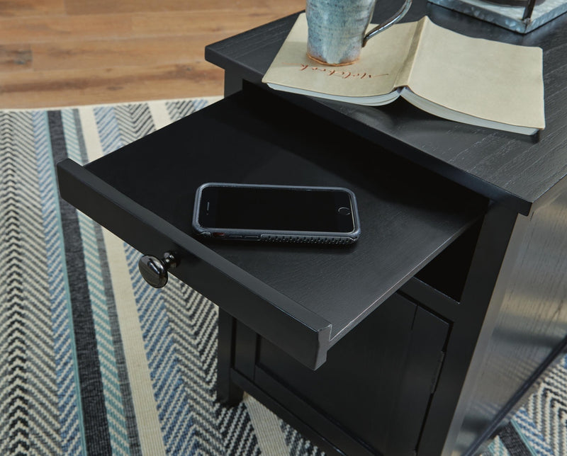 treytown-chairside-end-table-8