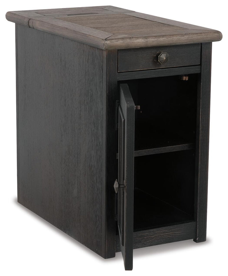 tyler-creek-chairside-end-table-with-usb-ports-outlets-5