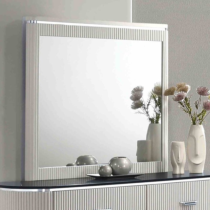 aldgate-mirror-light-gray-1
