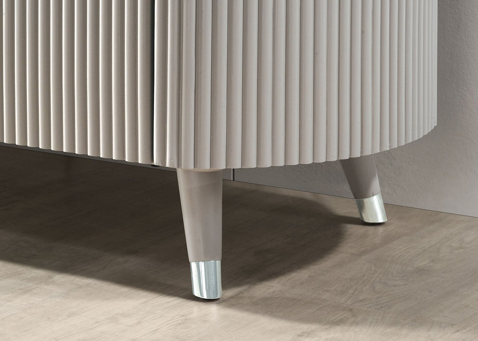 aldridge-e-king-bed-light-gray-3