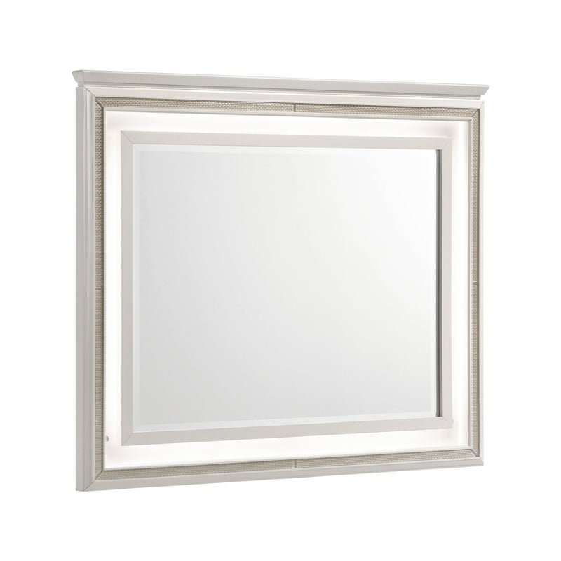 audra-white-mirror-3