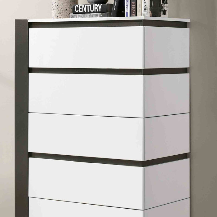 birsfelden-chest-white-3