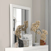casilda-white-mirror-1