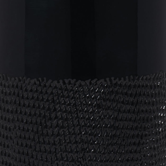 cer-10-h-grooved-vase-black-3