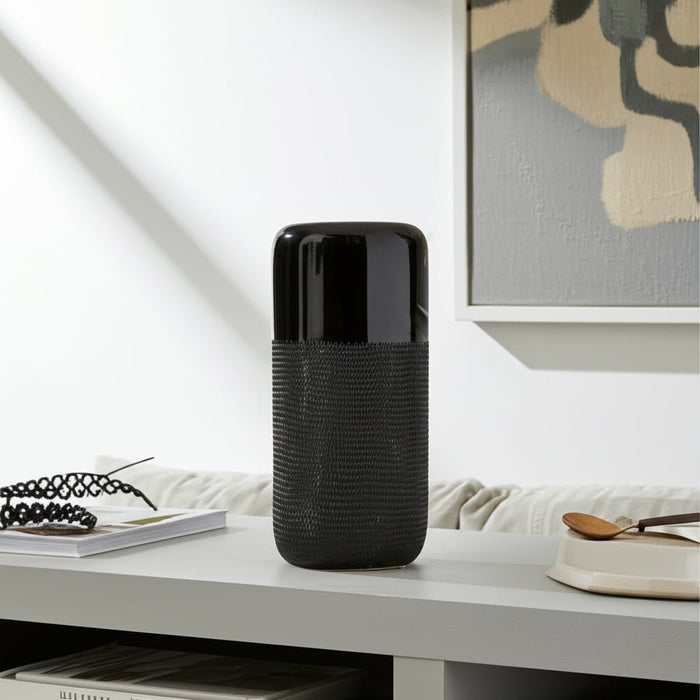 cer-12-h-grooved-vase-black-11