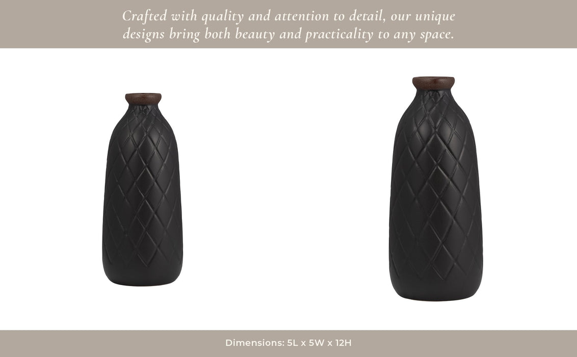 cer-12-plaid-textured-vase-black-14