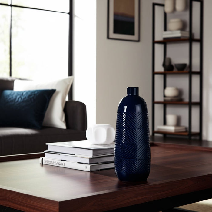 cer-14-textured-lines-vase-navy-12