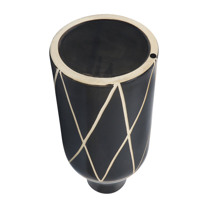 cer-16-h-tribal-vase-black-4
