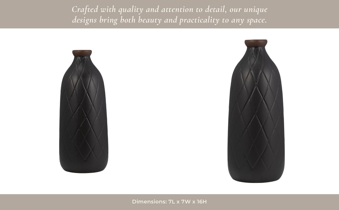 cer-16-plaid-textured-vase-black-14
