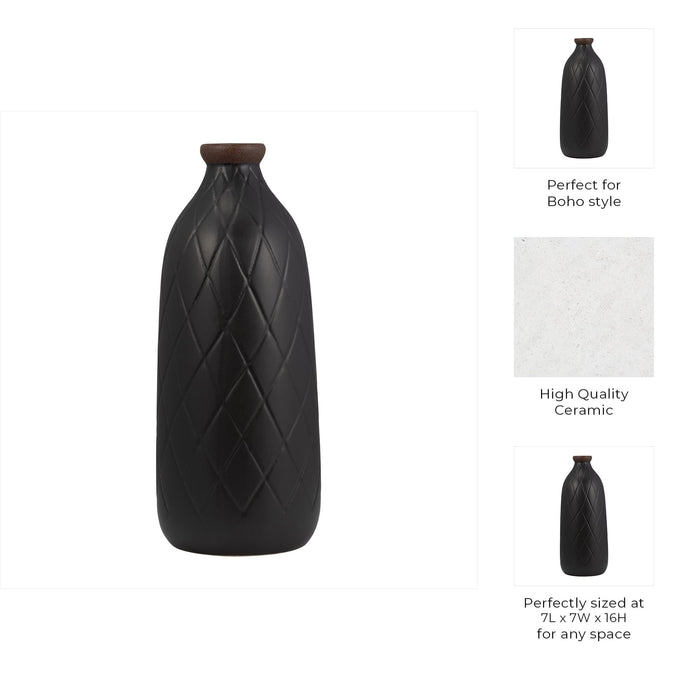 cer-16-plaid-textured-vase-black-9