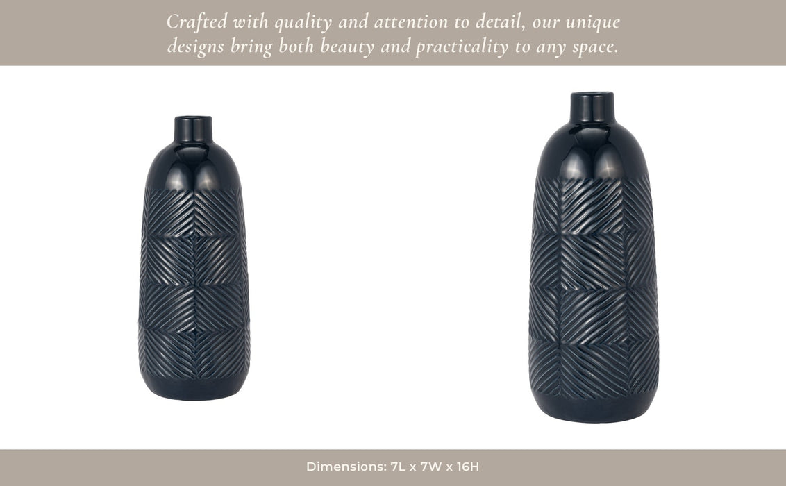 cer-16-textured-lines-vase-navy-14