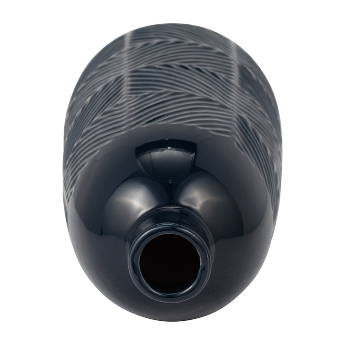 cer-16-textured-lines-vase-navy-5