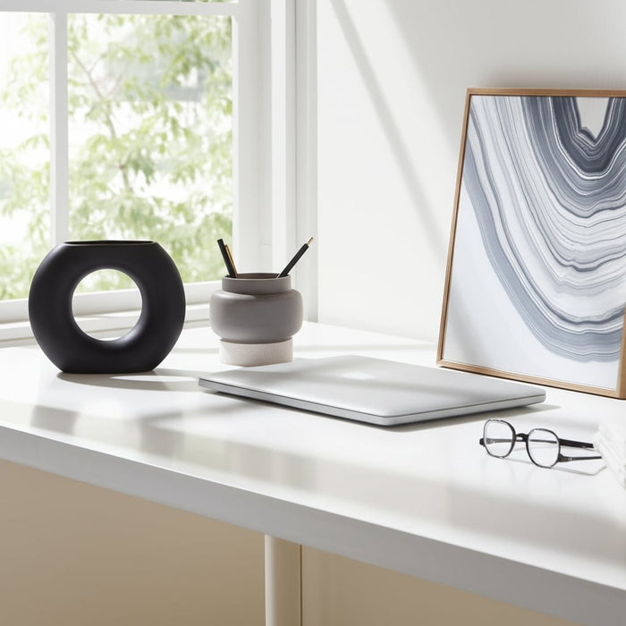 cer-5-donut-vase-black-10