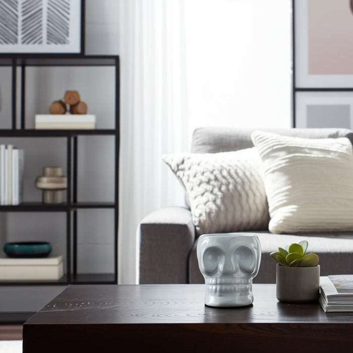 cer-5-skull-vase-white-12