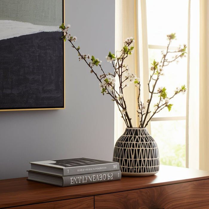 cer-5-tribal-vase-black-10