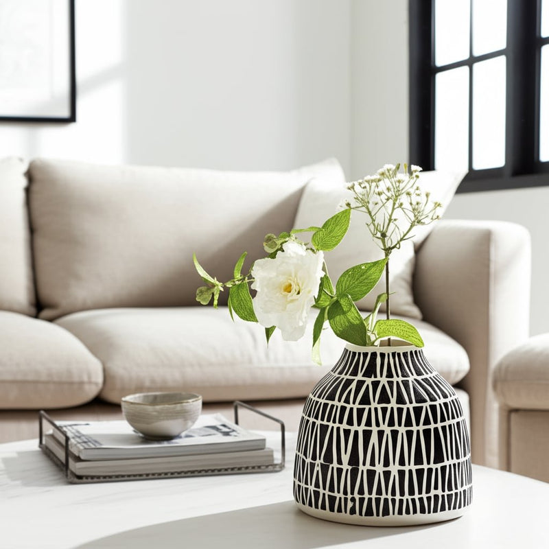 cer-5-tribal-vase-black-13