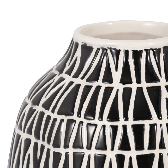 cer-5-tribal-vase-black-4