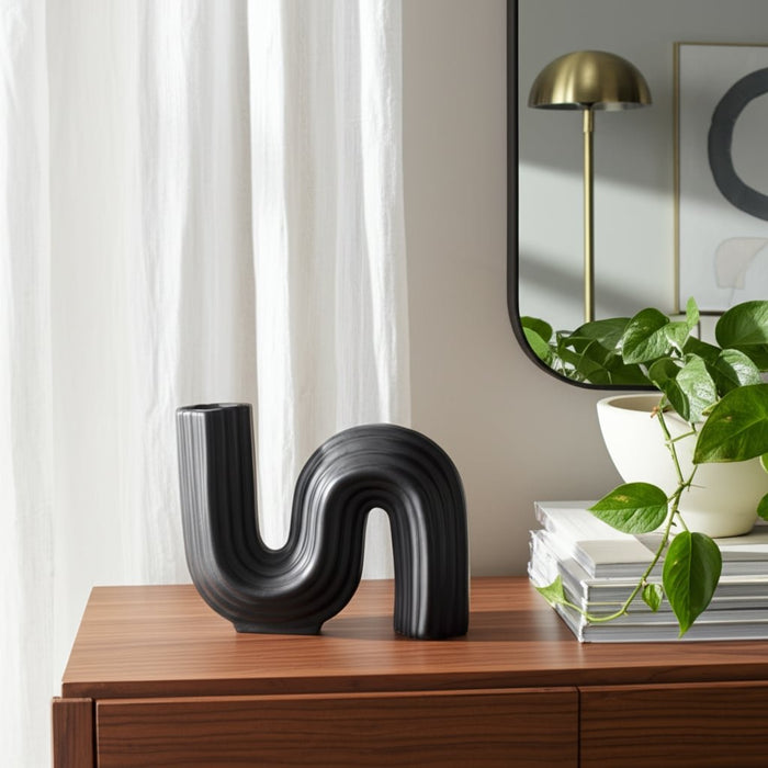 cer-6-loopy-vase-black-12