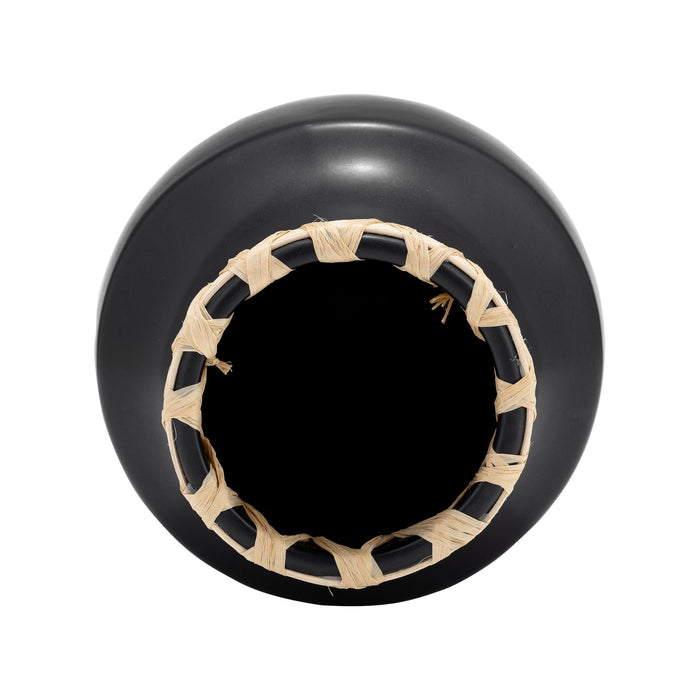 cer-7-h-vase-w-weaving-black-5