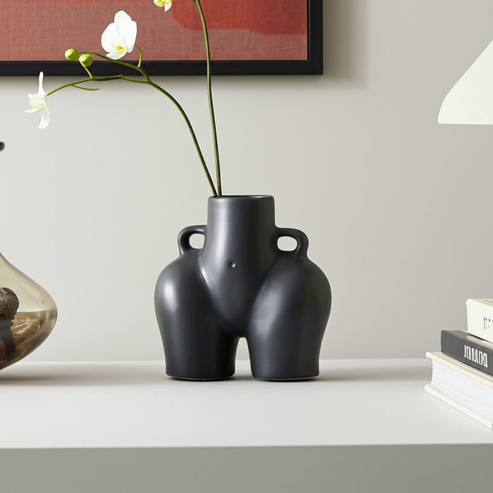cer-7-half-body-vase-black-12