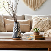 cer-8-eclectic-vase-black-white-12