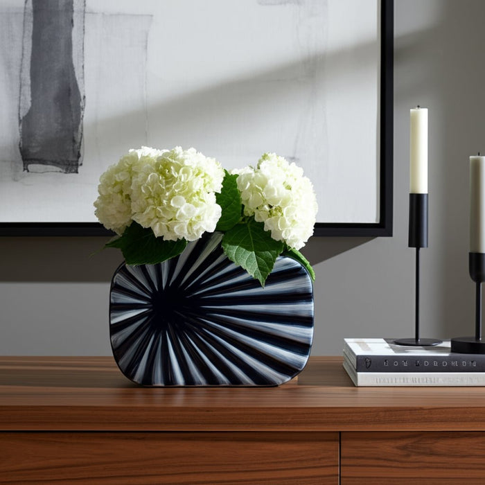 cer-8-h-textured-vase-nvy-blue-cream-9