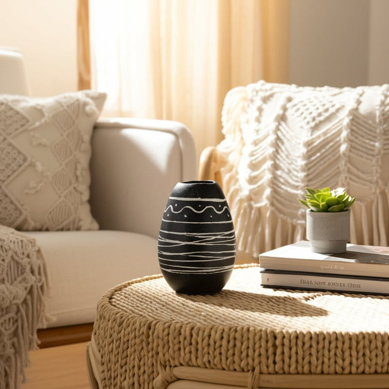 cer-8-h-tribal-vase-black-white-10